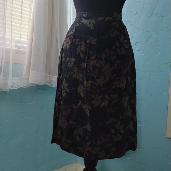 Harold's Floral Skirt - Picture 1 of 8